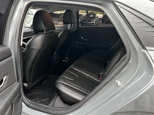 Hyundai Elantra 2021