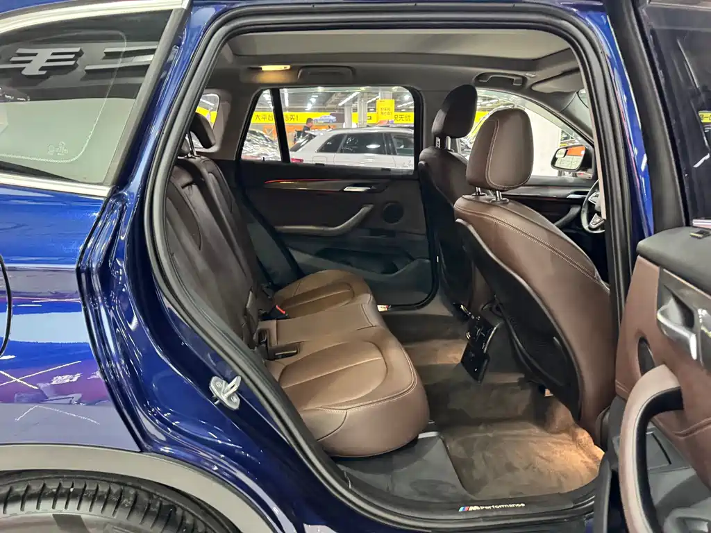BMW X1 2018 — фото 11