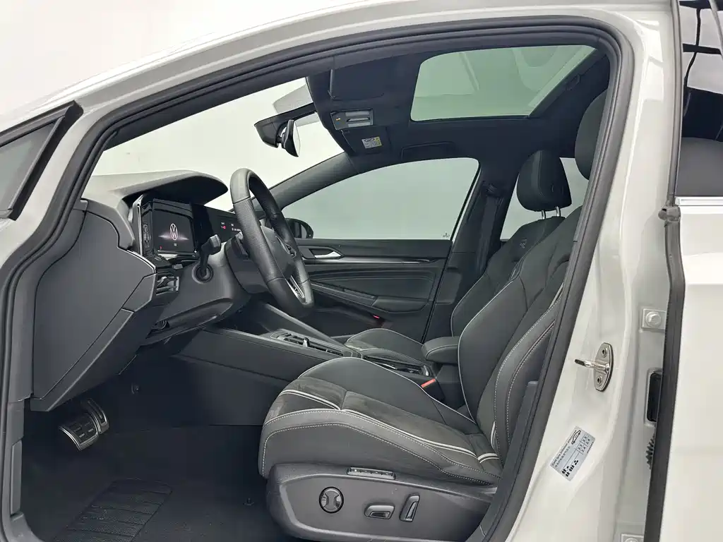 Volkswagen Golf 2023