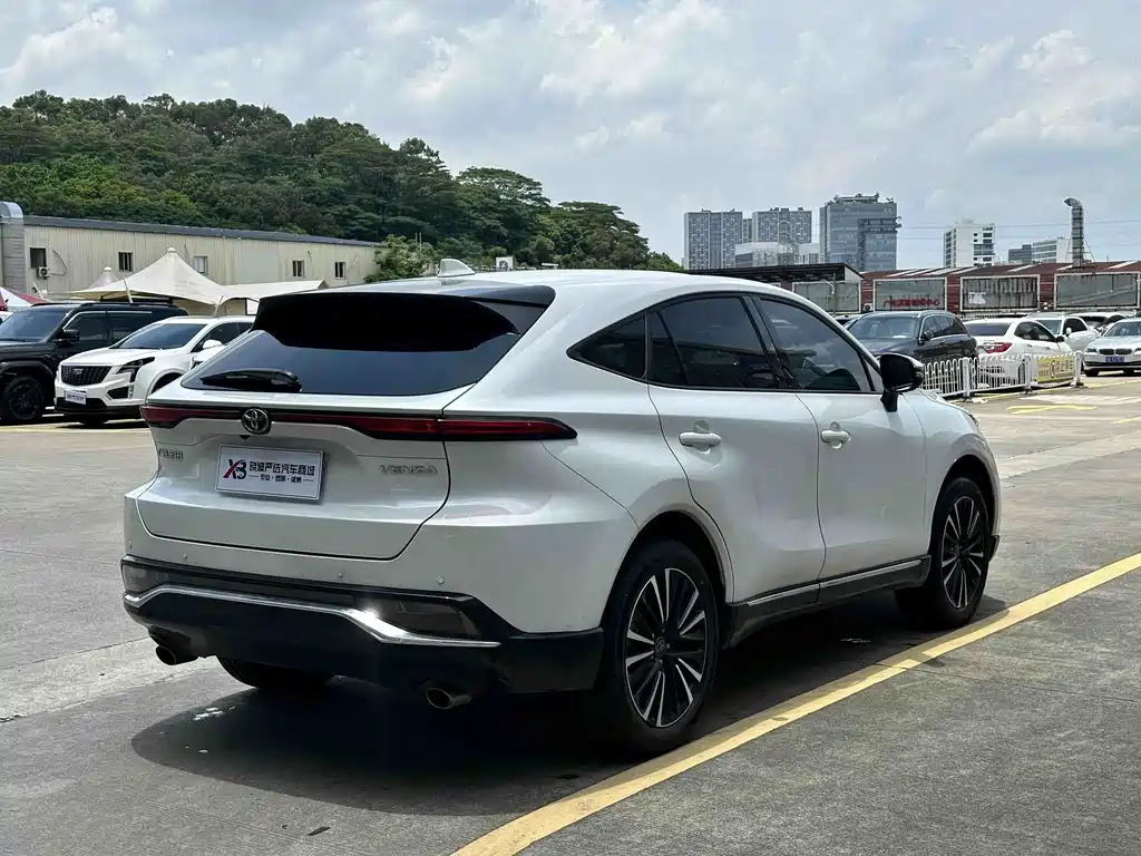 Toyota Venza 2024