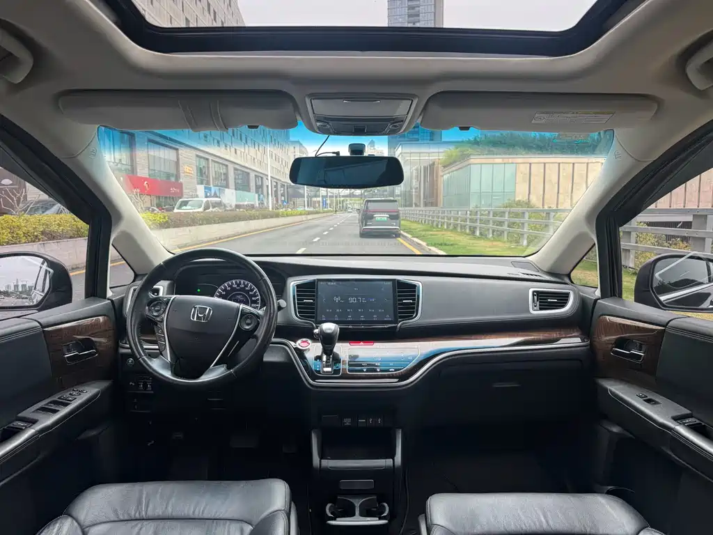 Honda Odyssey 2015 — фото 13