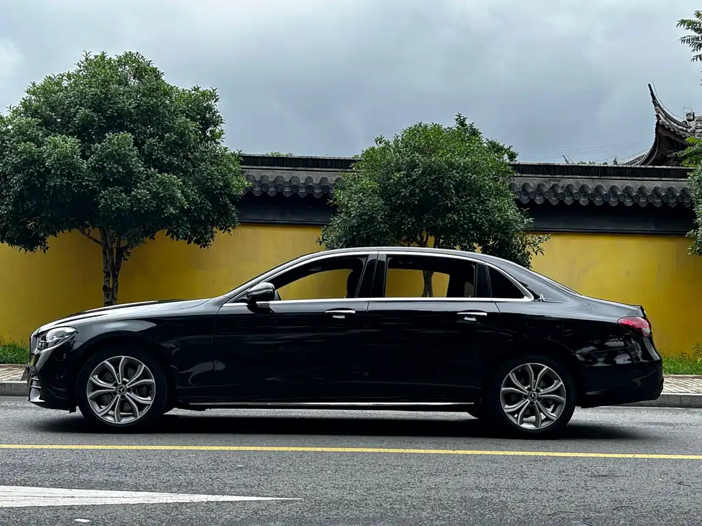 Mercedes-Benz E-Class 2021