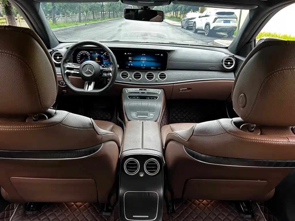 Mercedes-Benz E-Class 2021 — фото 13