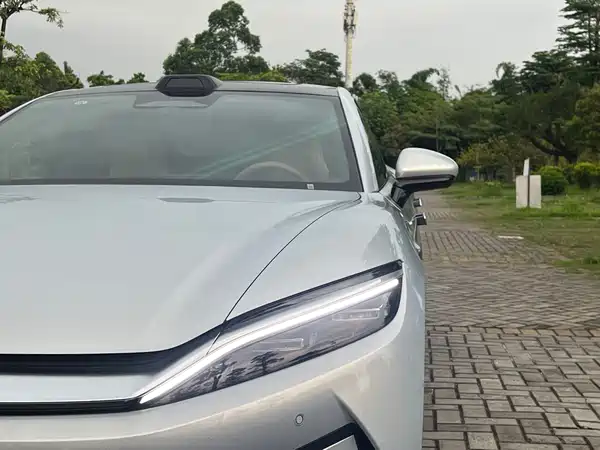 BYD Han L 2025