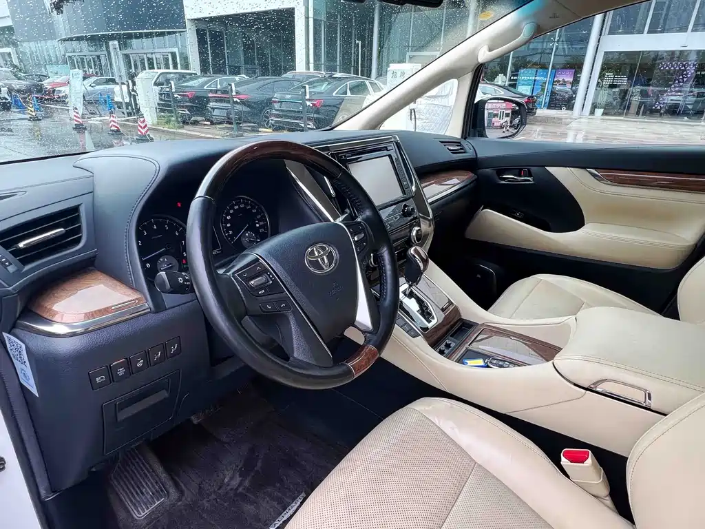 Toyota Alphard 2017 — фото 5