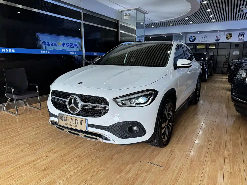Mercedes-Benz GLA 2021