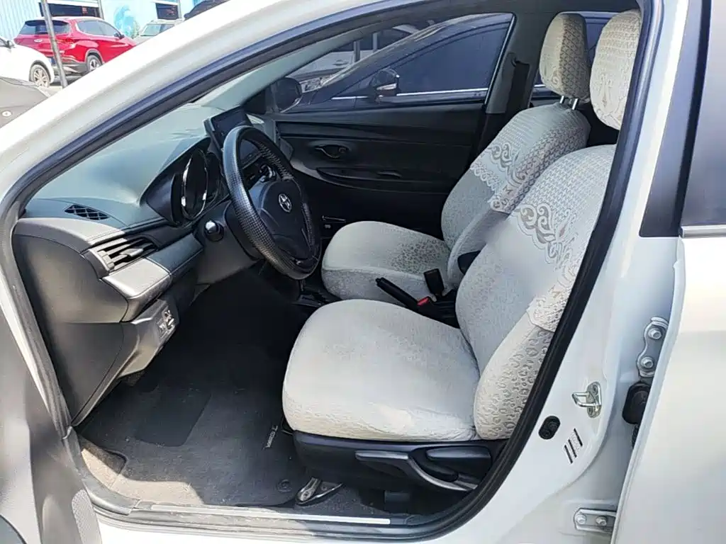 Toyota Yaris L 2019 — фото 15