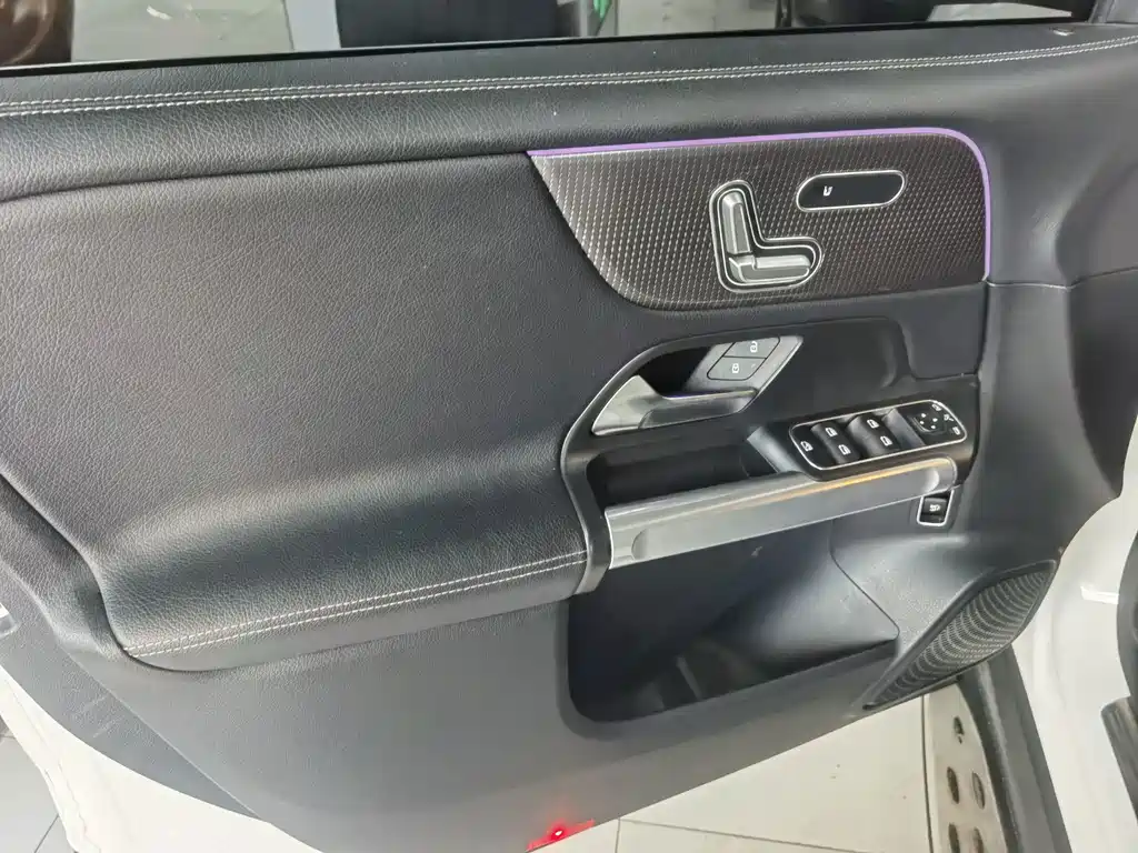 Mercedes-Benz GLB 2020 — фото 14