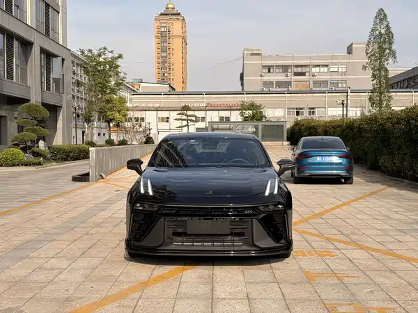 Lynk & Co 03 2023