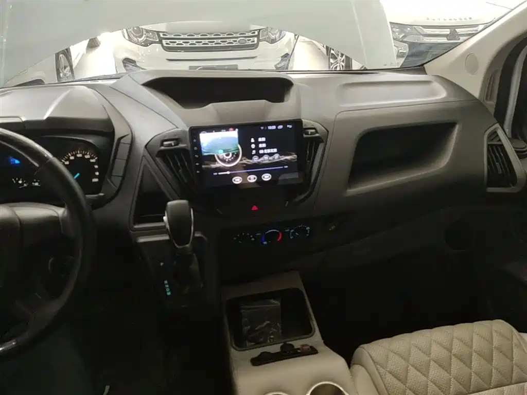 Ford Transit 2020 — фото 10