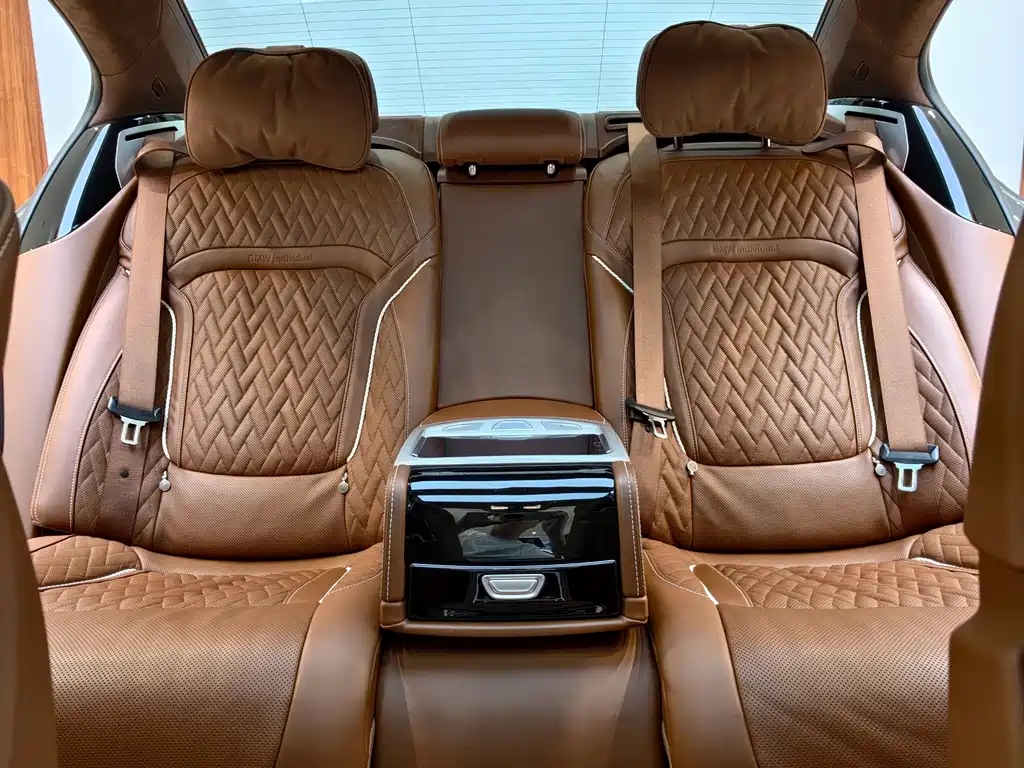 BMW 7 Series 2022 — фото 16