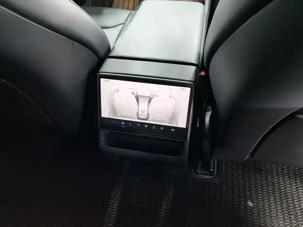 Tesla Model 3 2025