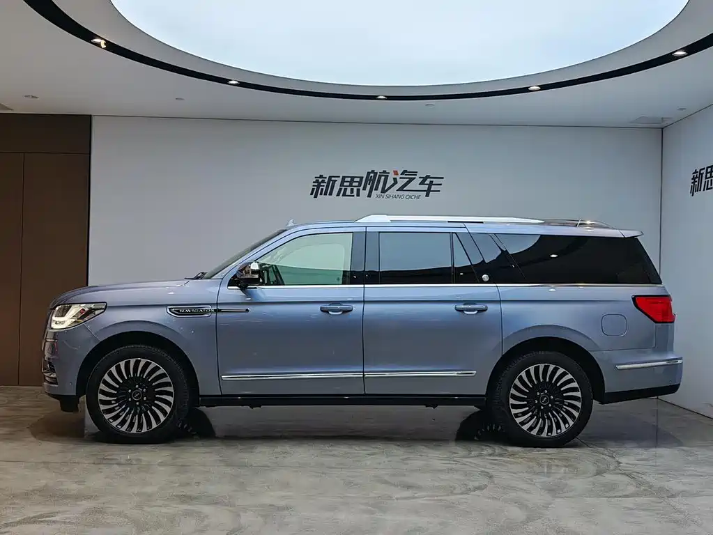 Lincoln Navigator 2022