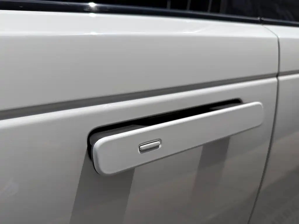 Land Rover Velar 2018 — фото 15