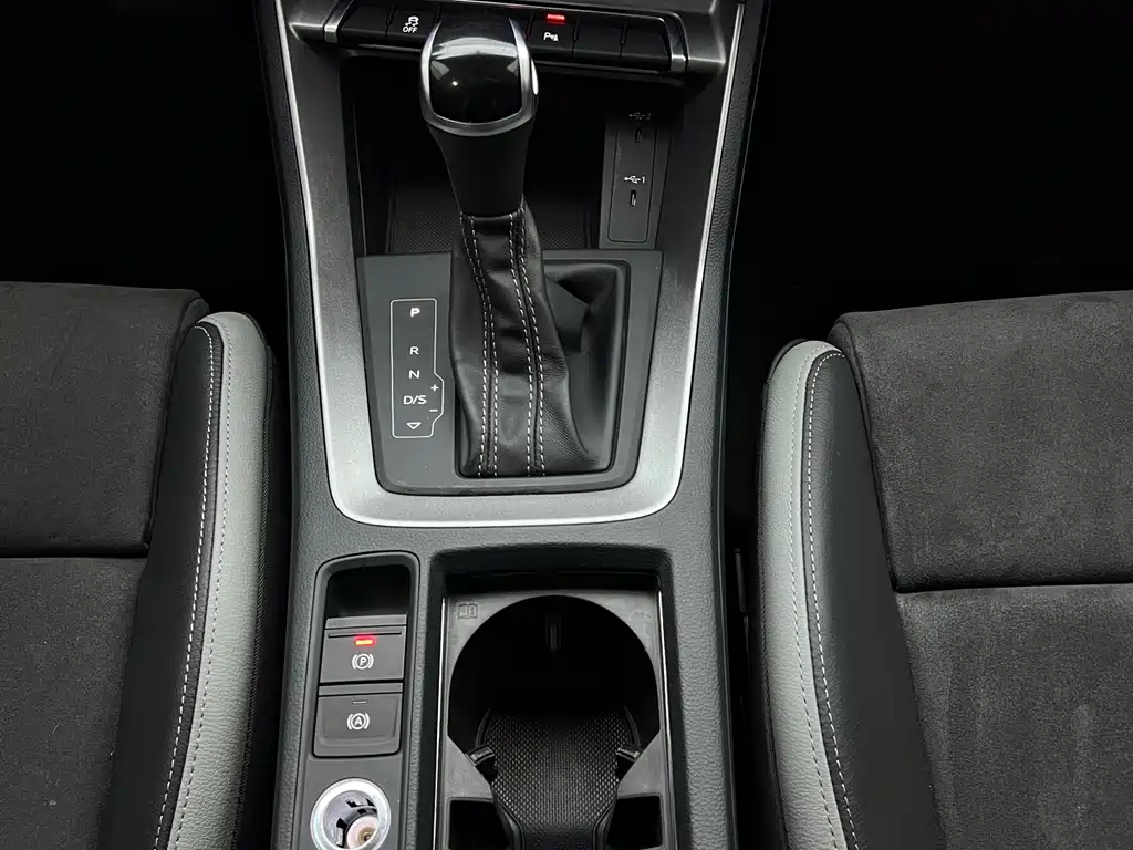 Audi Q3 2023 — фото 11