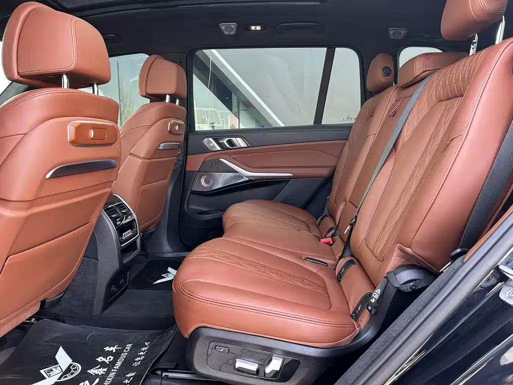 BMW X7 2024 — фото 16