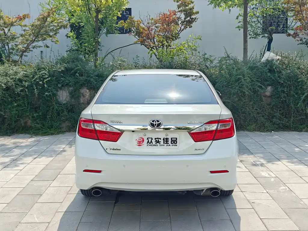 Toyota Camry 2014 — фото 8