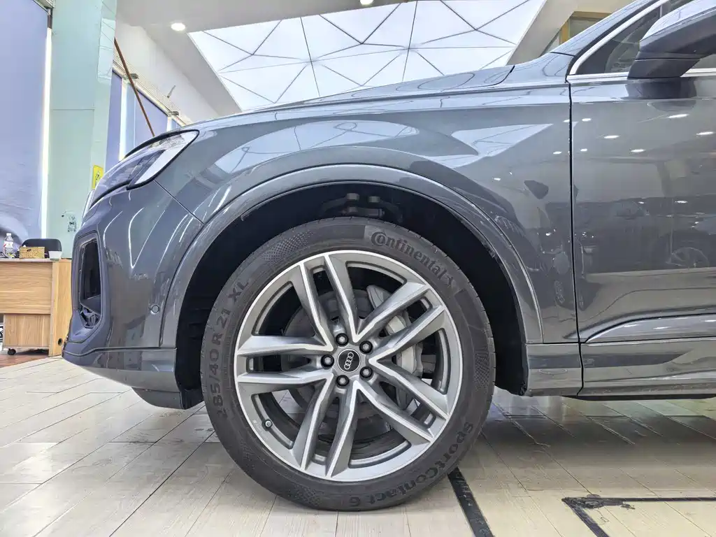 Audi Q7 — фото 13
