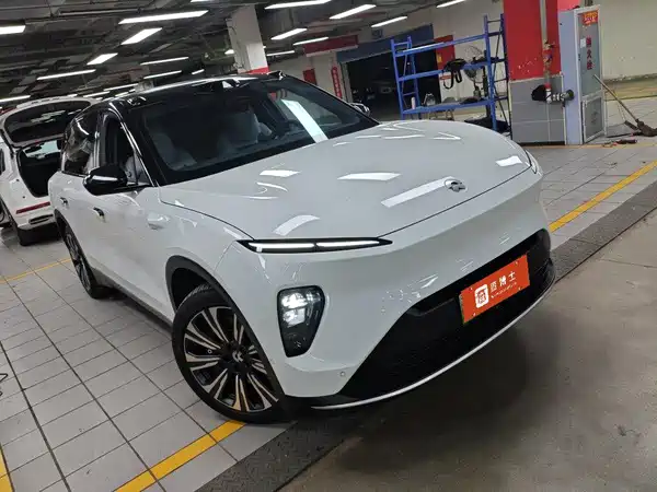 NIO ES8 2024