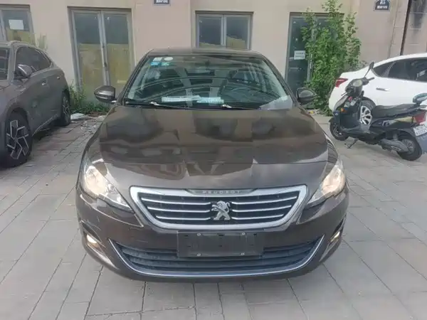 Peugeot 408 2016