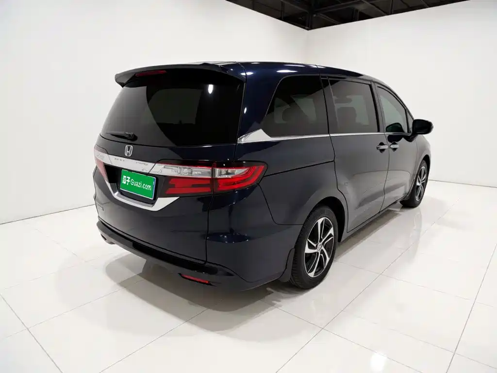 Honda Odyssey 2015 — фото 6