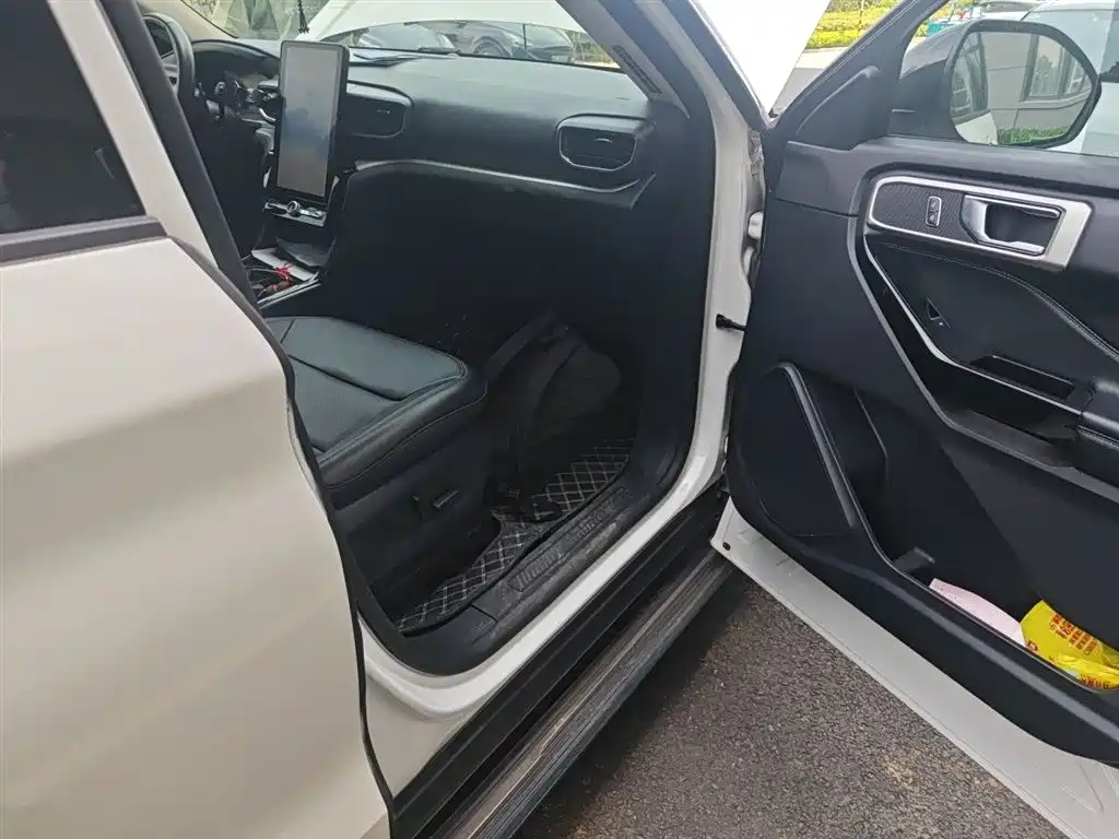 Ford Explorer 2020 — фото 20