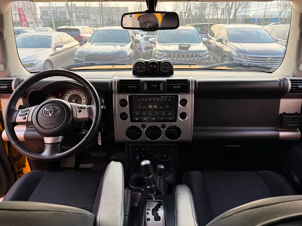 Toyota FJ Cruiser 2017 — фото 9