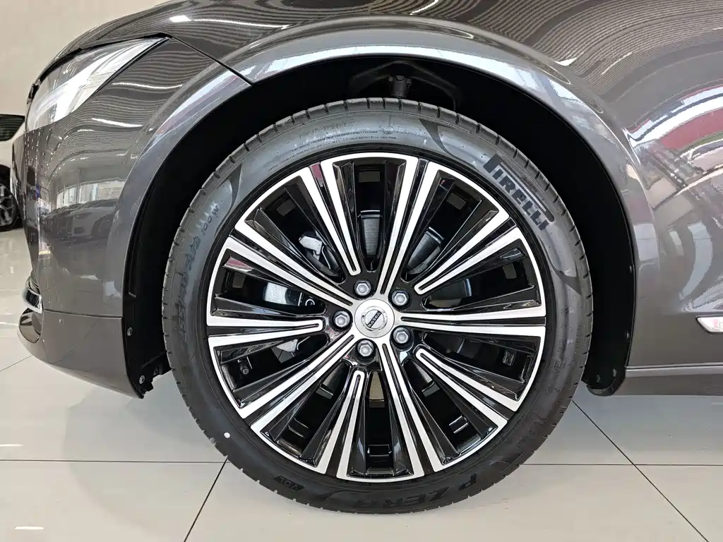 Volvo S90 2025 — фото 18