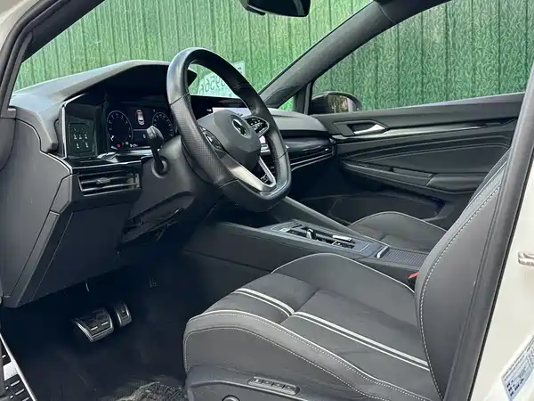 Volkswagen Golf 2021