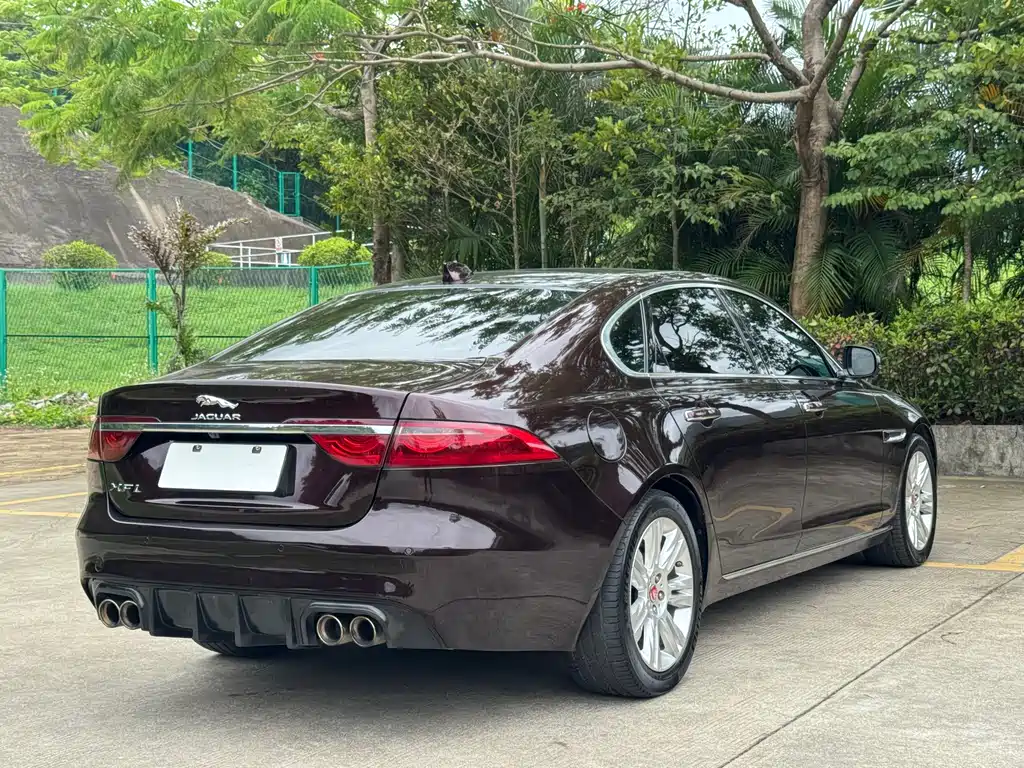 Jaguar XFL 2017 — фото 18