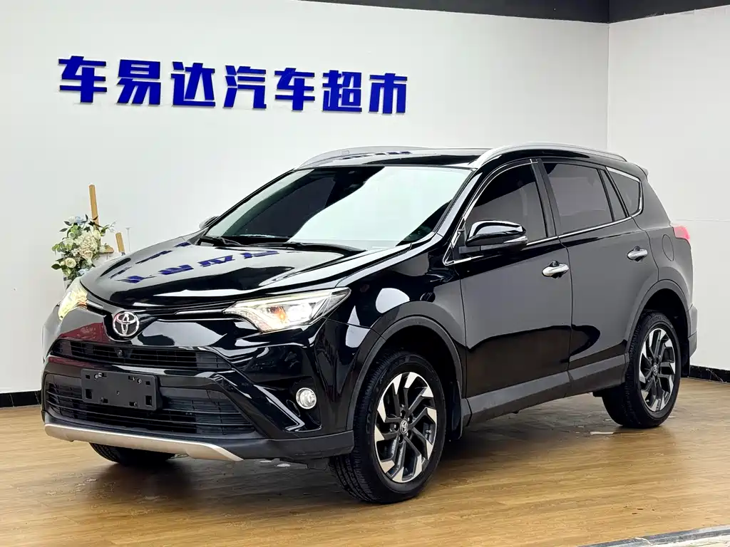 Toyota RAV4 2016 — фото 1