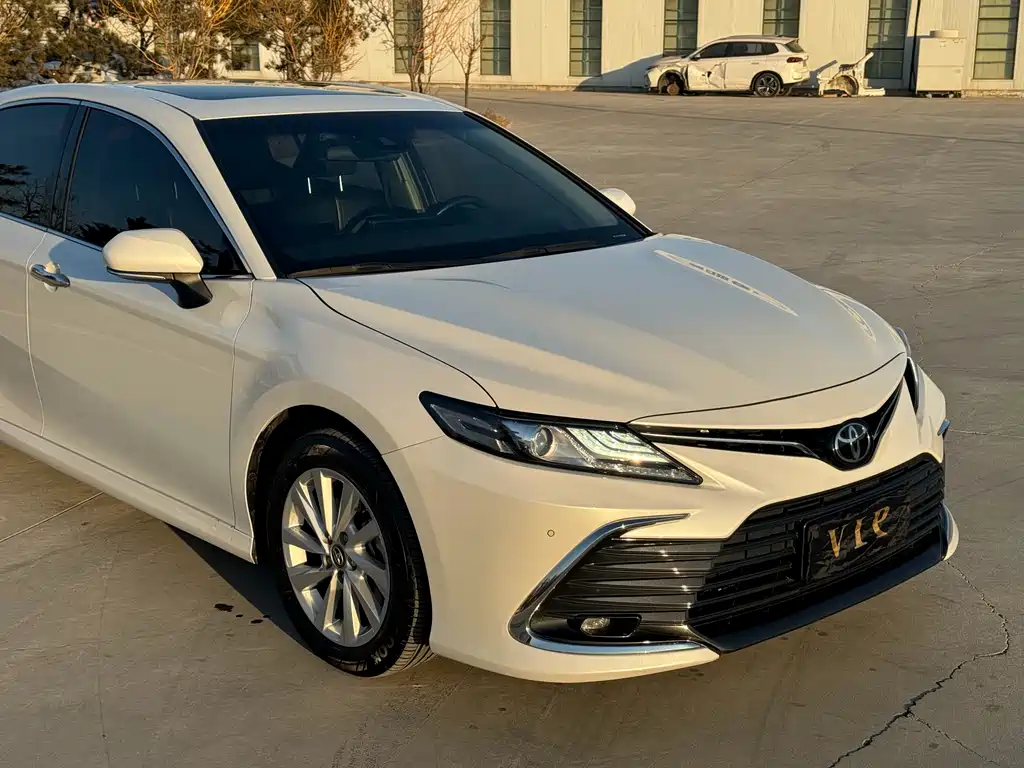 Toyota Camry 2021 — фото 4