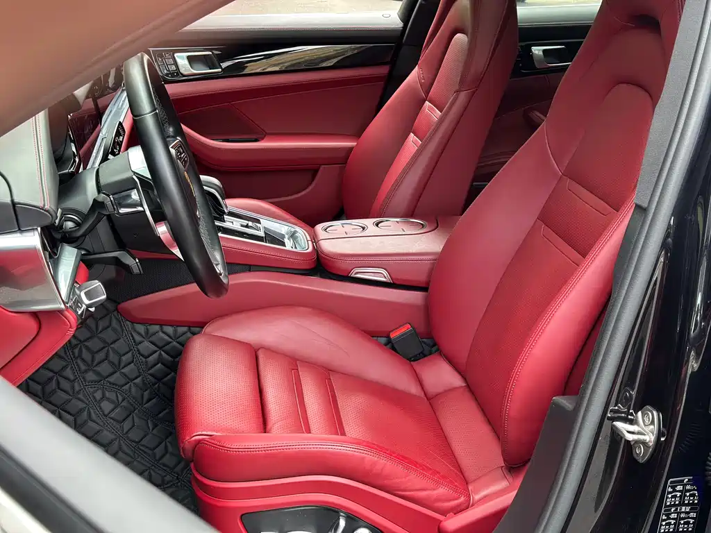 Porsche Panamera 2018 — фото 12