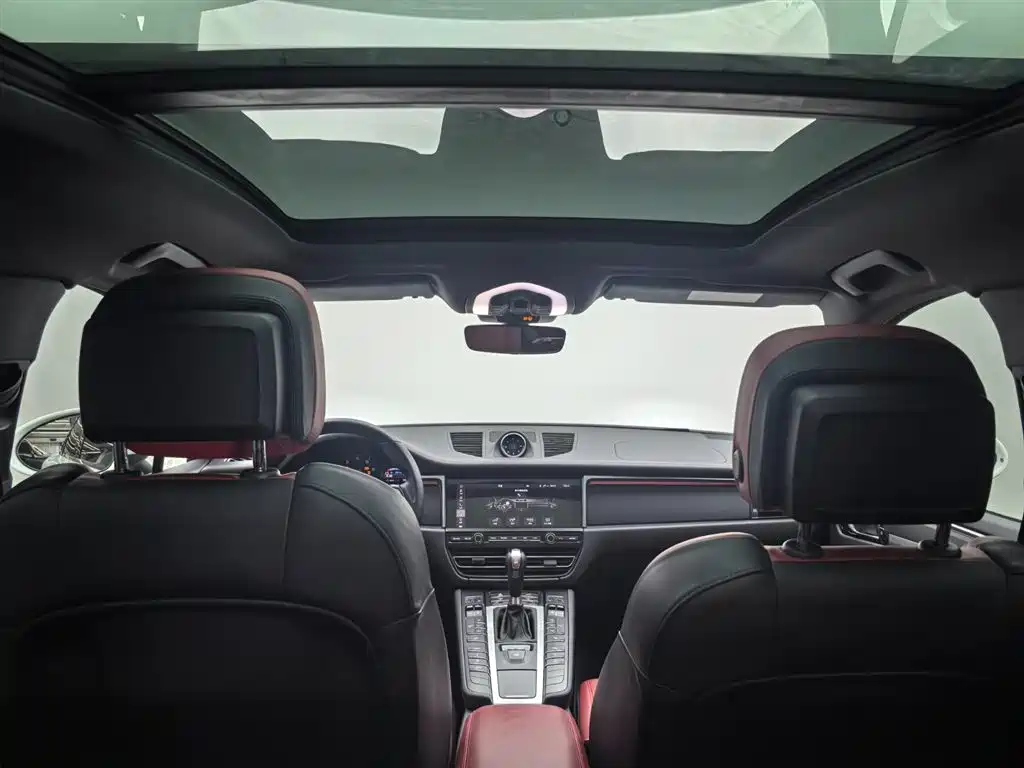 Porsche Macan 2021 — фото 16
