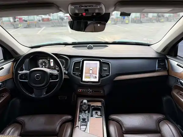 Volvo XC90 Plug-In Hybrid 2018