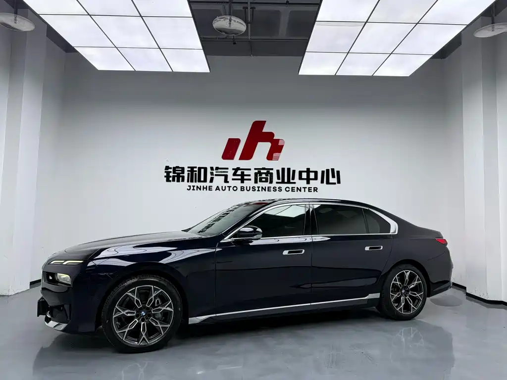 BMW 7 Series 2024