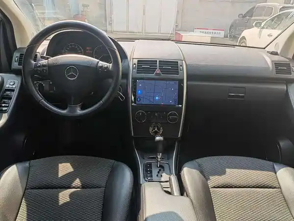 Mercedes-Benz A-Class 2011