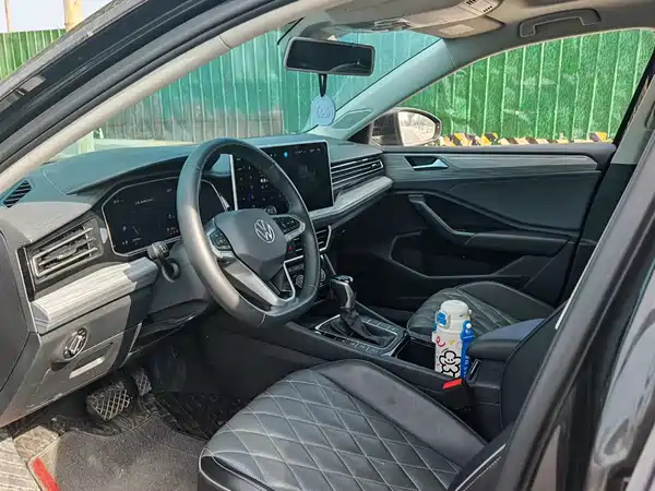 Volkswagen Sagitar 2024