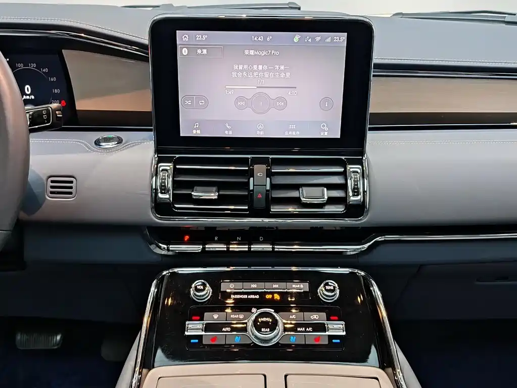 Lincoln Navigator 2022 — фото 19