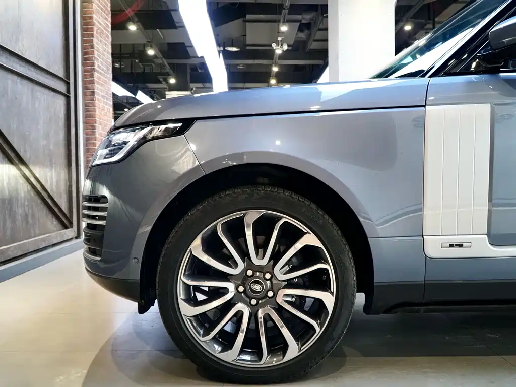Land Rover Range Rover 2019 — фото 16