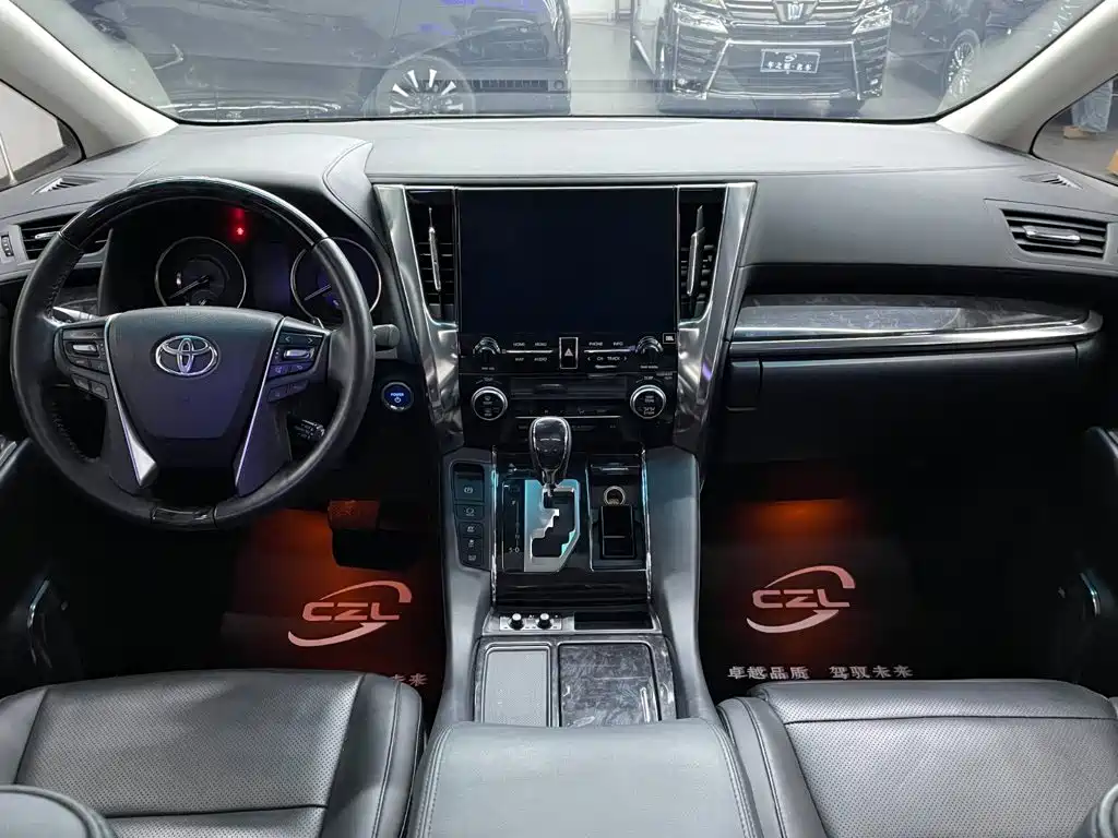 Toyota Vellfire 2023 — фото 7