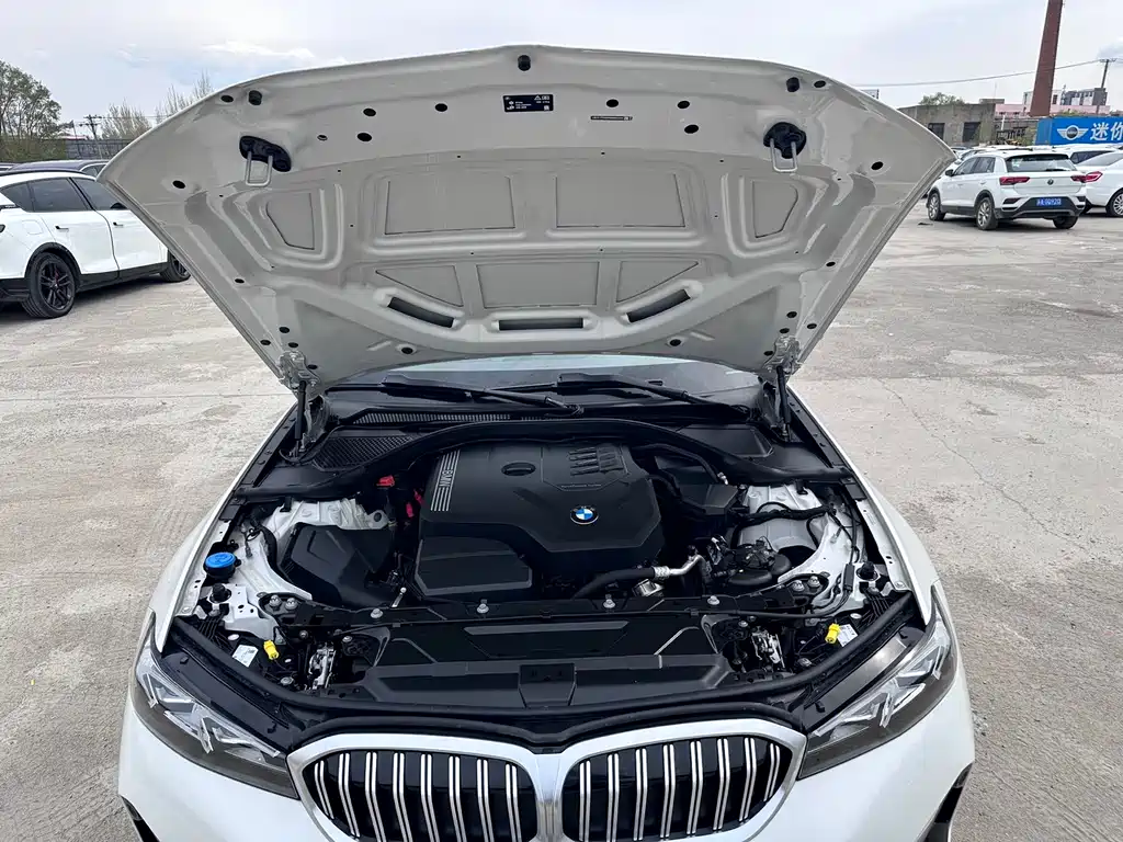 BMW 3 Series 2023 — фото 18