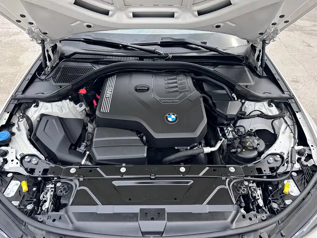 BMW 3 Series 2023 — фото 19