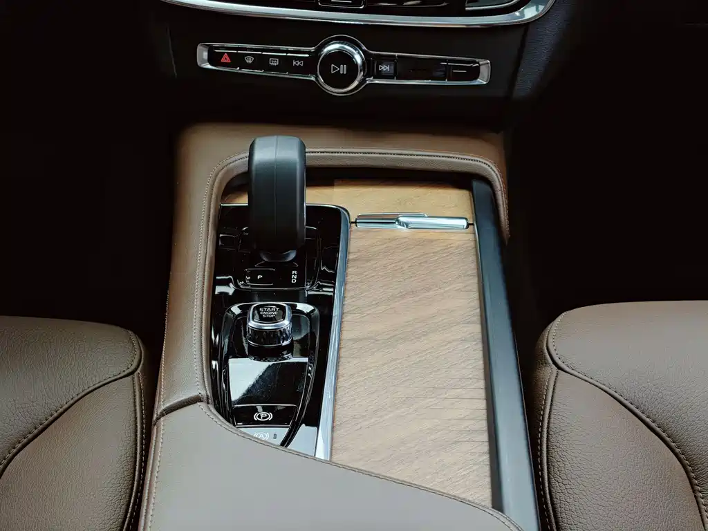 Volvo S90 2023 — фото 15