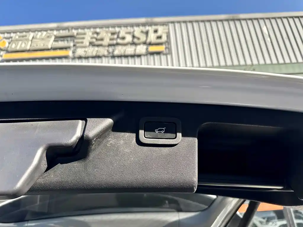 Land Rover Discovery Sport 2019 — фото 9
