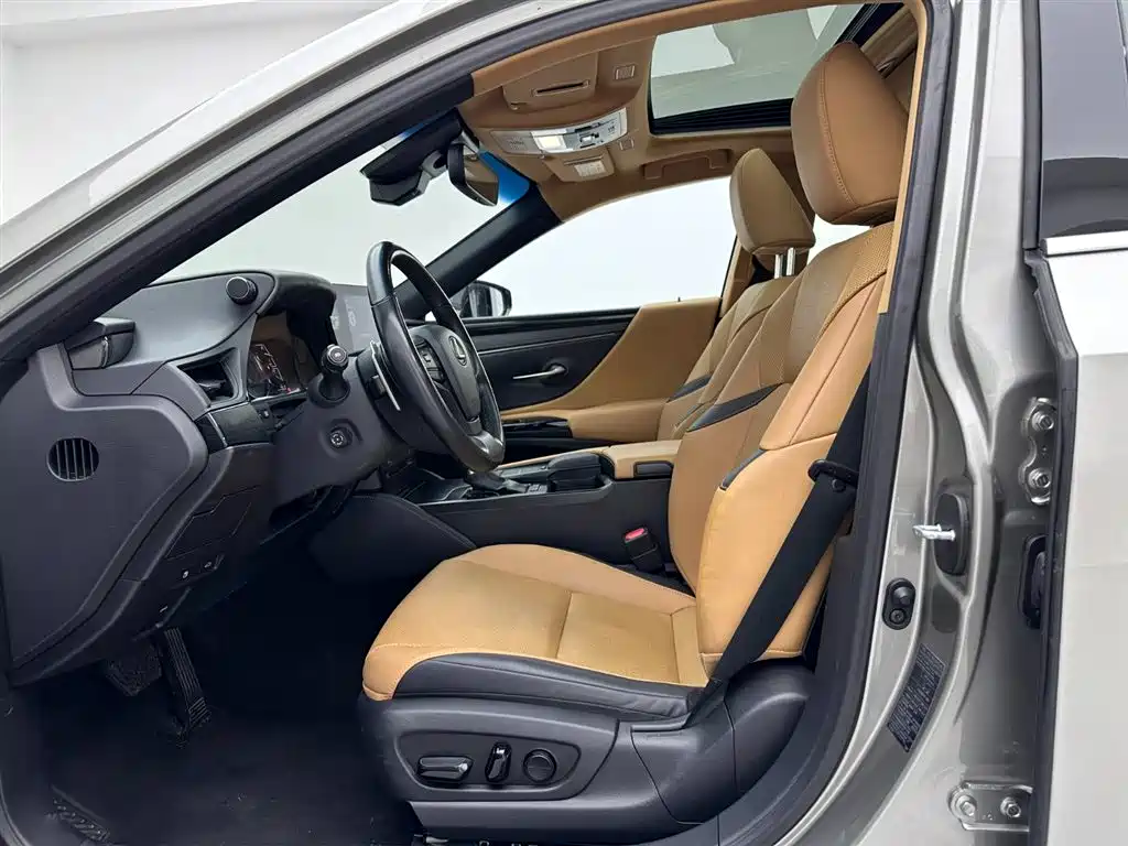 Lexus ES 2022 — фото 19