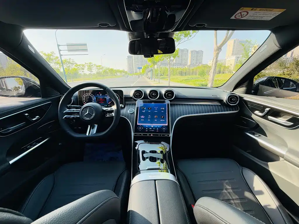 Mercedes-Benz C-Class 2023 — фото 13