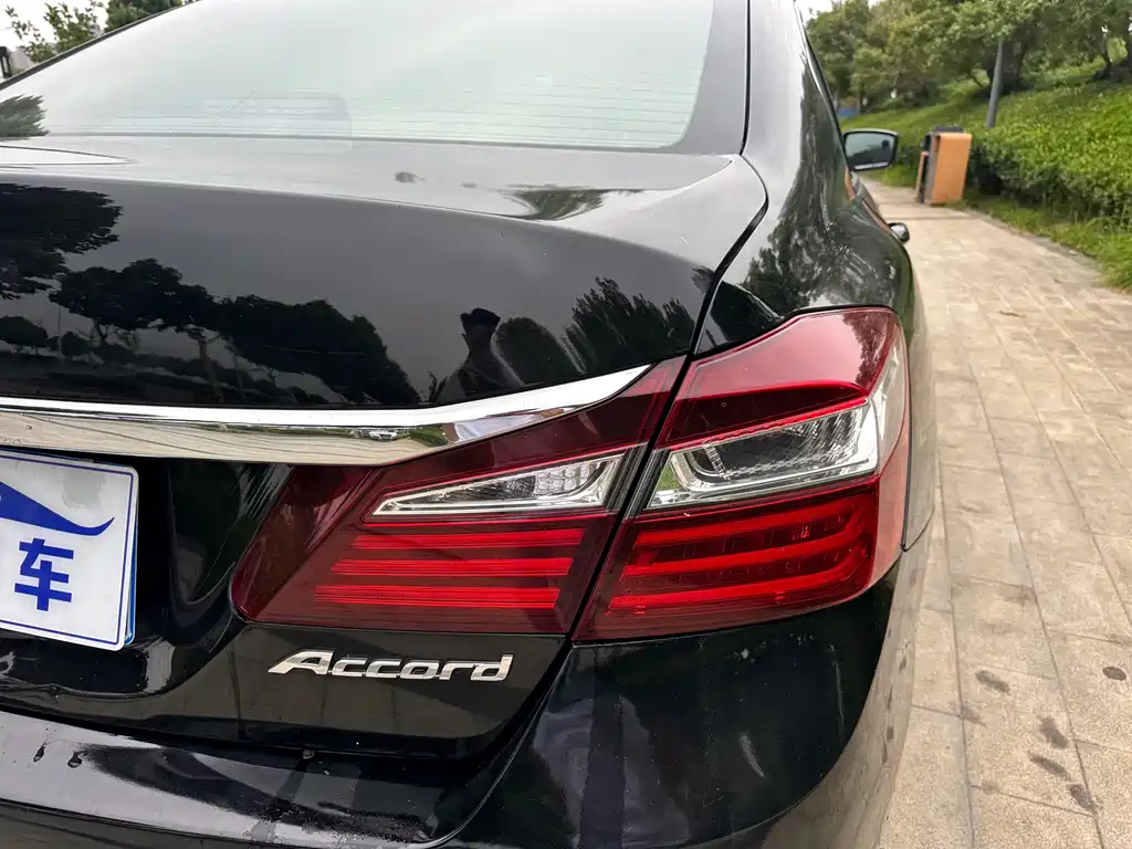 Honda Accord 2018 — фото 13