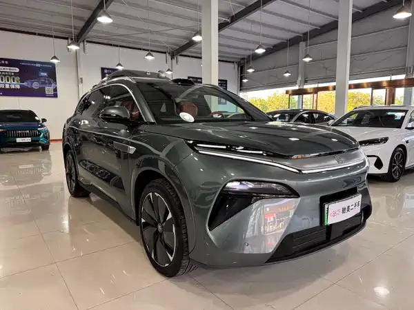 BYD Tang L 2025