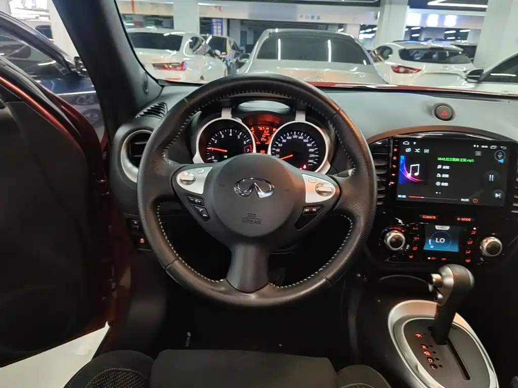 Infiniti ESQ 2019 — фото 11